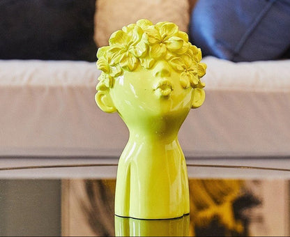 statuette jaune